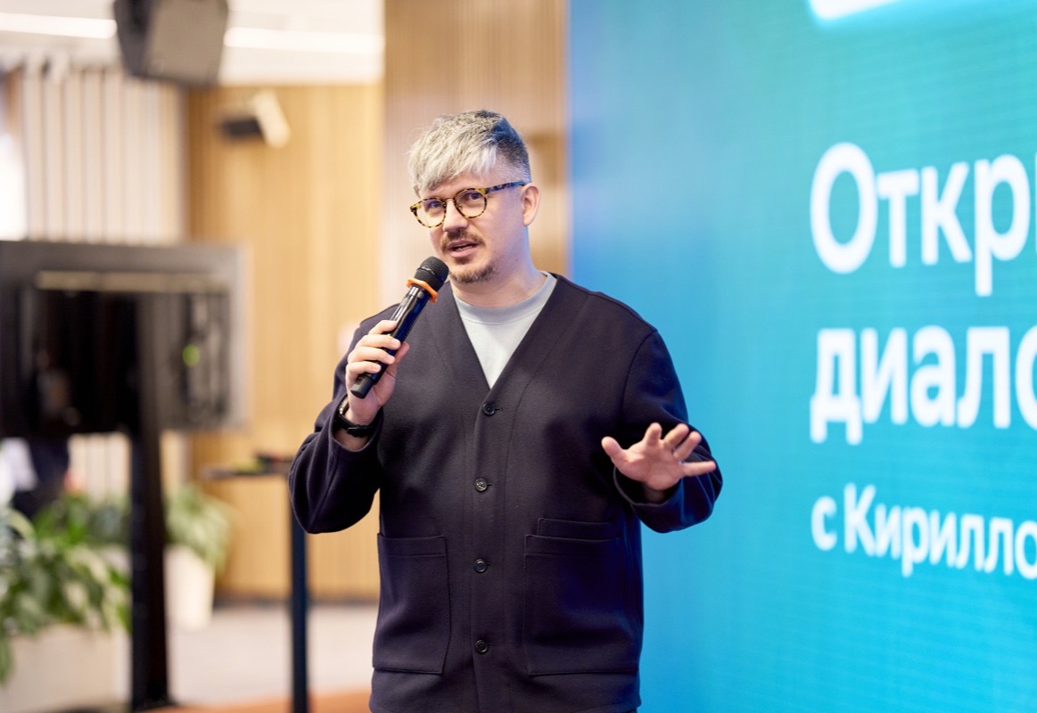 Кирилл Русан модерирует «Открытый диалог»